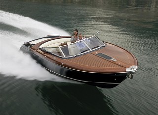 AQUARIVA SUPER THE ICONIC MODEL OF RIVA FLEET WILL BE UNVEILED AS A STAR IN QINGDAO BOAT SHOW FOR ITS PREMIÈRE