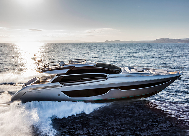 Fort Lauderdale International Boat Show speaks Italian. Ferretti Group with its imponent fleet of 18 boats and 2 fantastic American Premières.