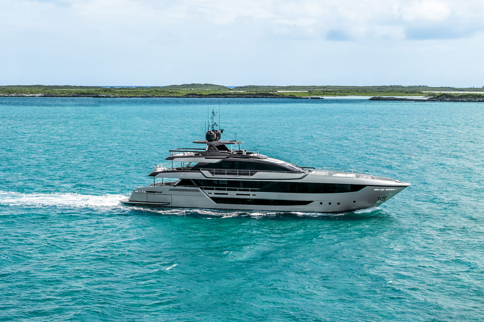 CRN’s 67-metre M/Y Amor à Vida leads the Ferretti Group fleet at the Palm Beach International Boat Show.